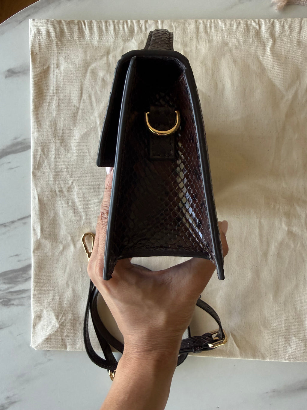 JACQUEMUS LE GRANDE BAMBINO
CROCO BLACK/BROWN
