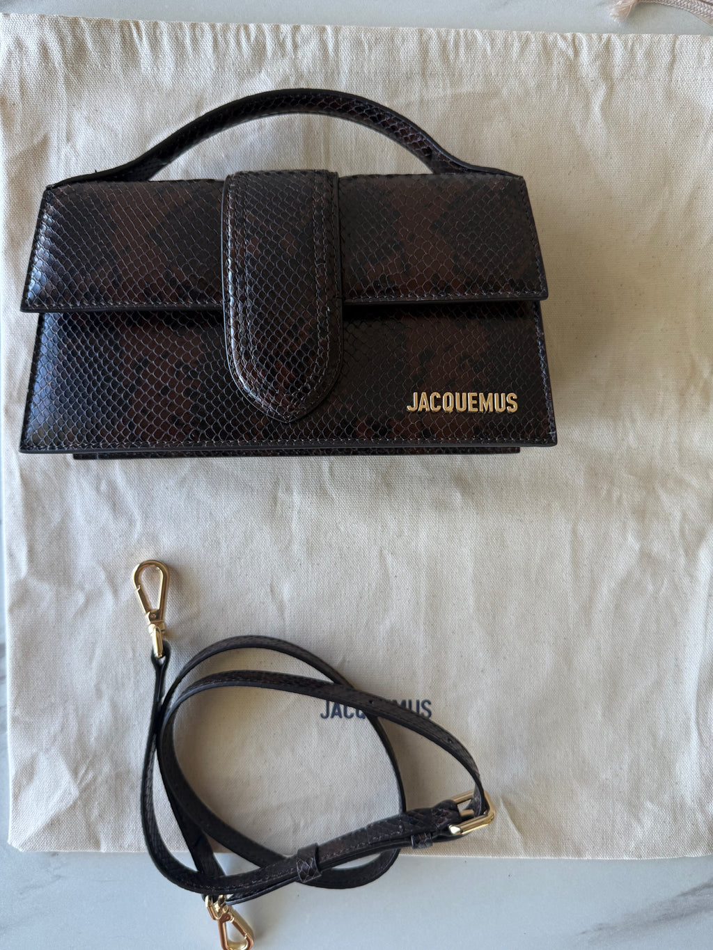 JACQUEMUS LE GRANDE BAMBINO
CROCO BLACK/BROWN