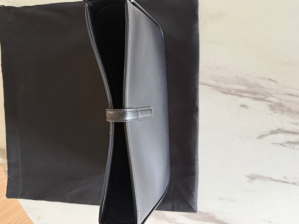 Saint Laurent Le 5 À 7 en cuir Lisse