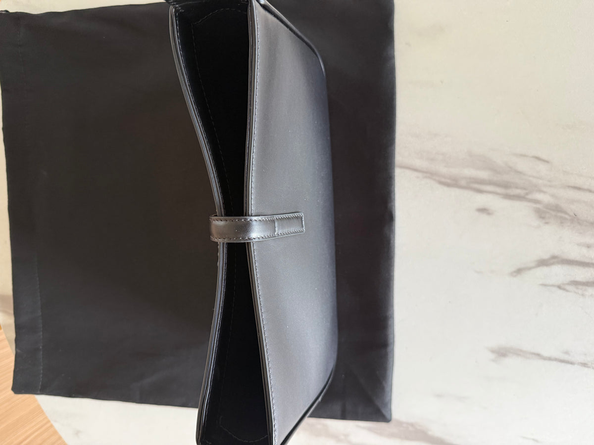 Saint Laurent Le 5 À 7 en cuir Lisse