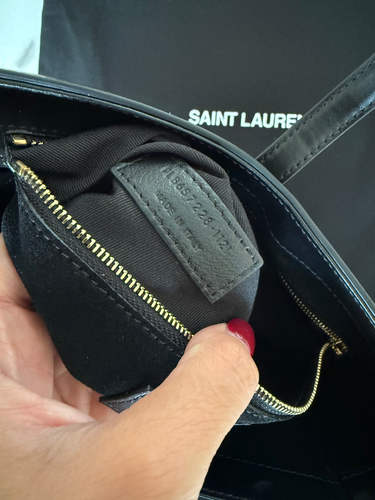 Saint Laurent Le 5 À 7 en cuir Lisse