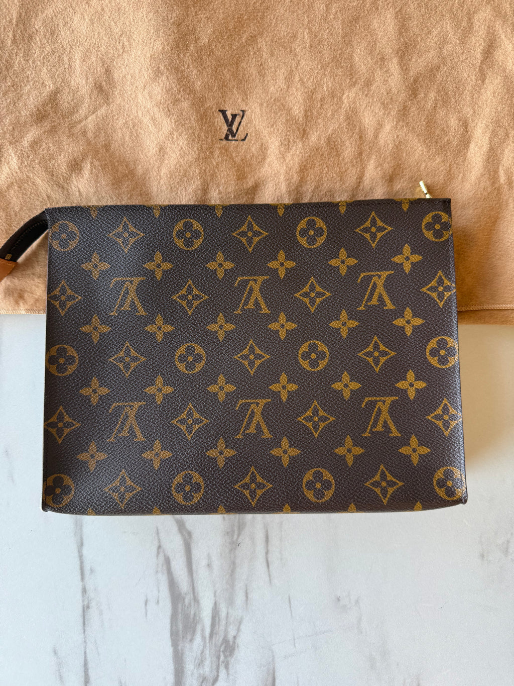 Louis Vuitton Pouch 26