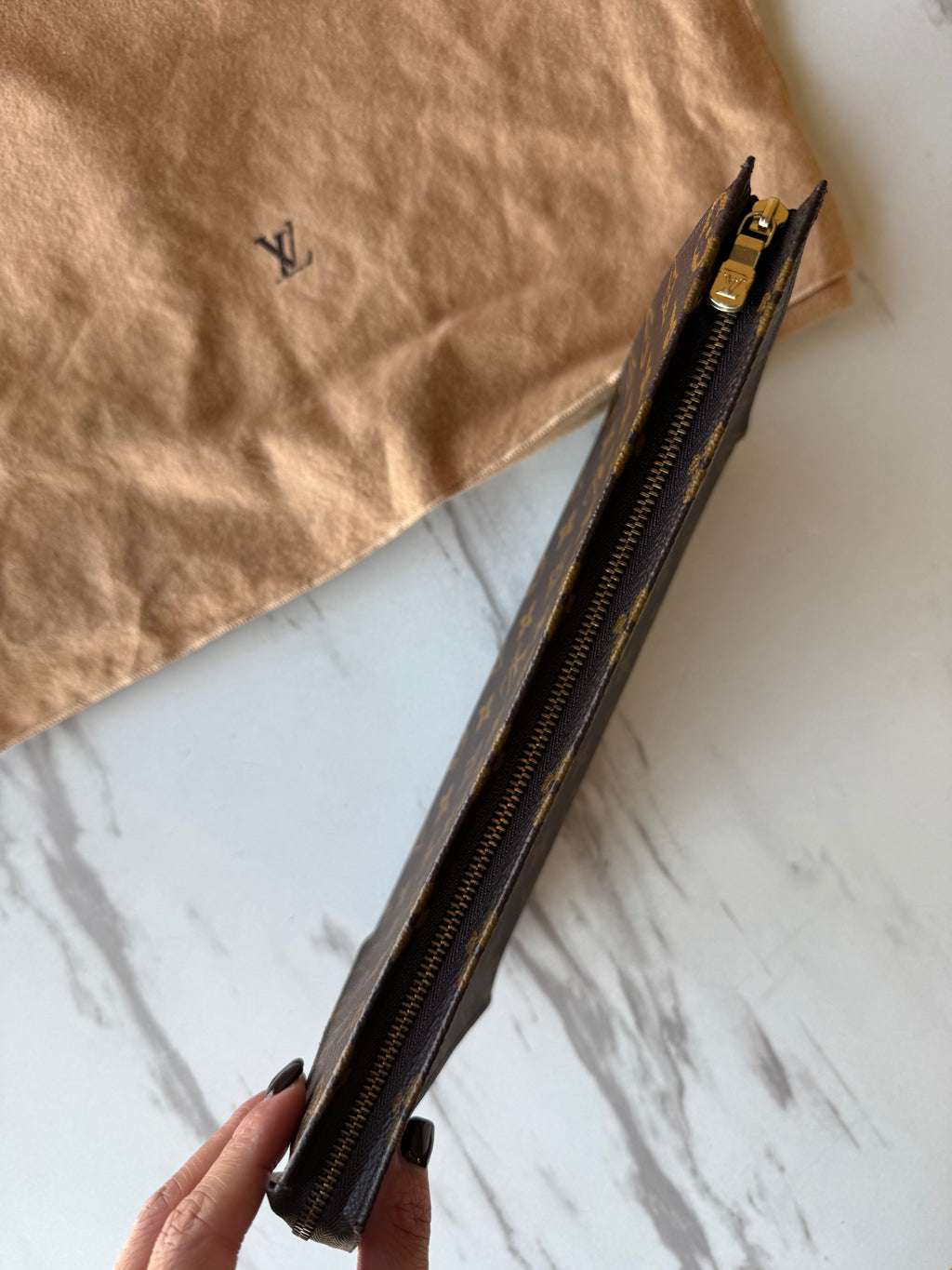 Louis Vuitton Pouch 26