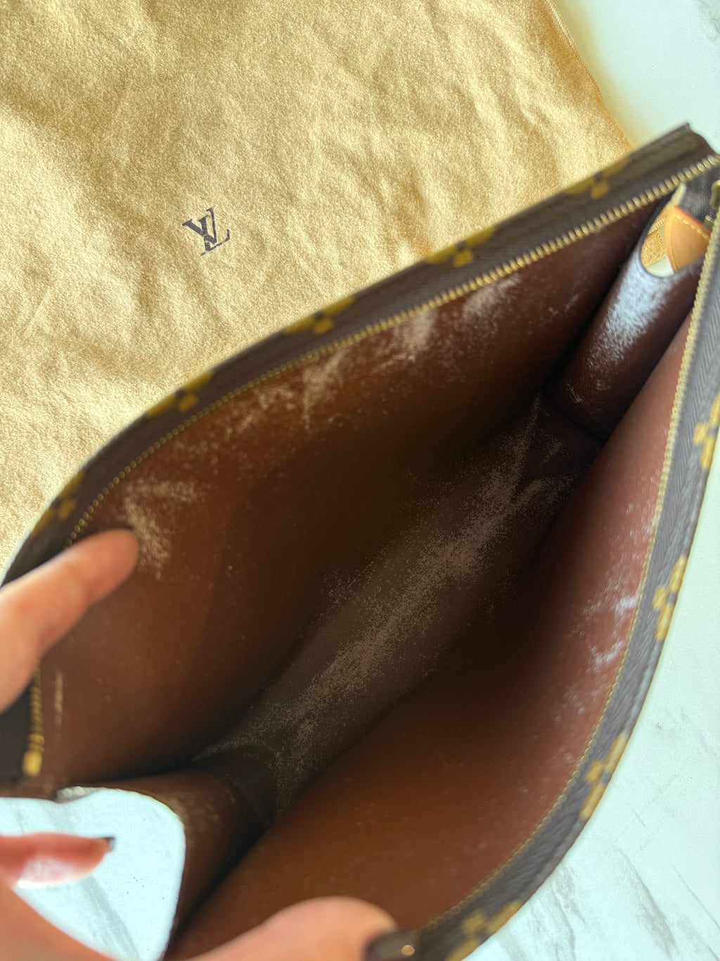 Louis Vuitton Pouch 26