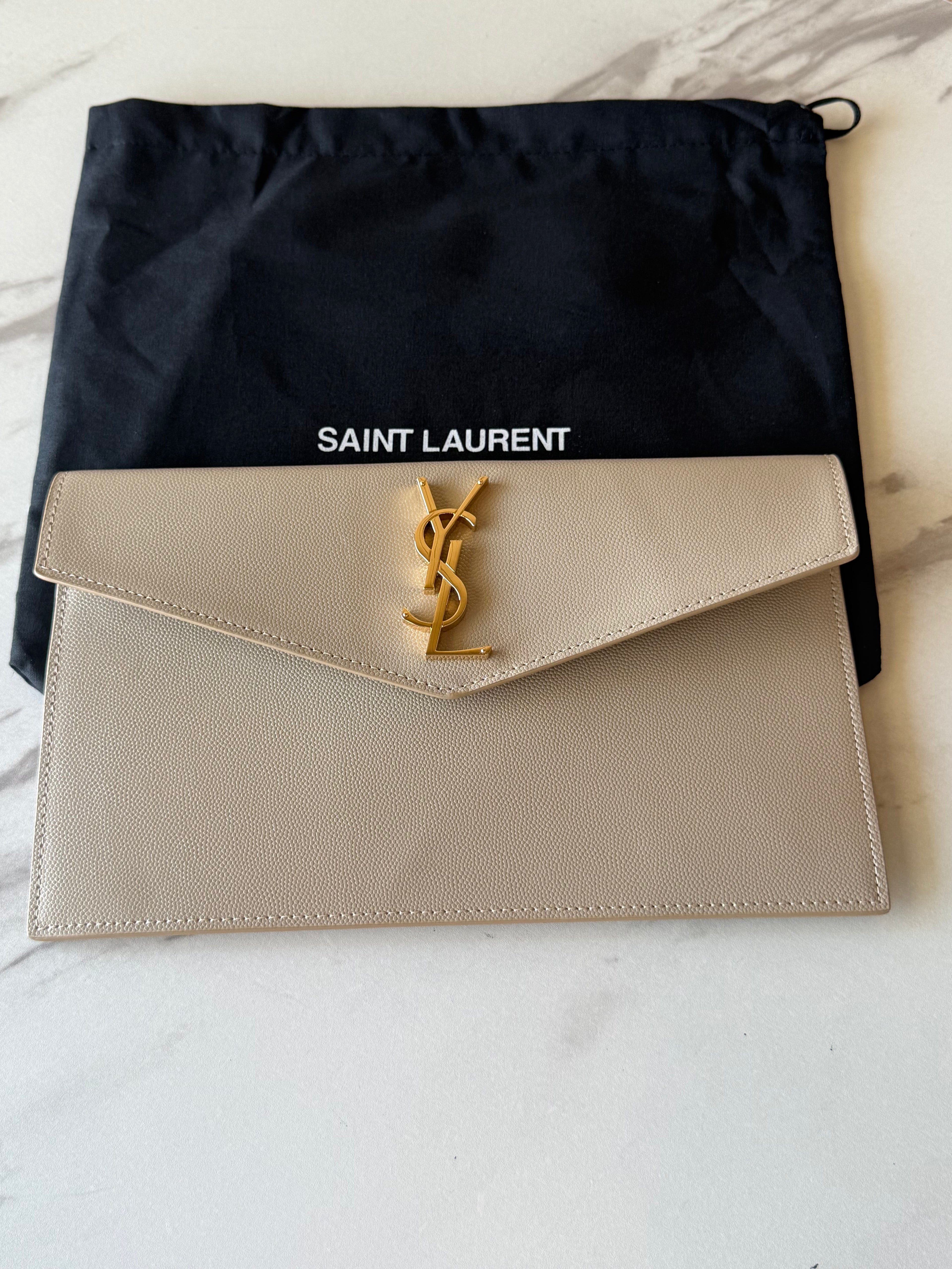 YSL UPTOWN POUCH IN GRAIN DE POUDRE LEATHER LIGHT BEIGE
