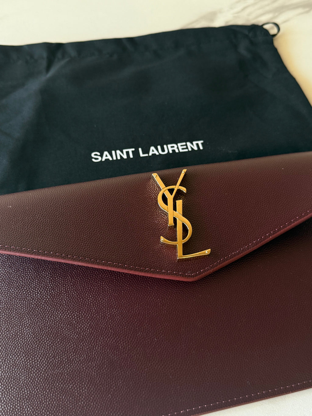 YSL UPTOWN POUCH IN GRAIN DE POUDRE LEATHER BORDEAUX