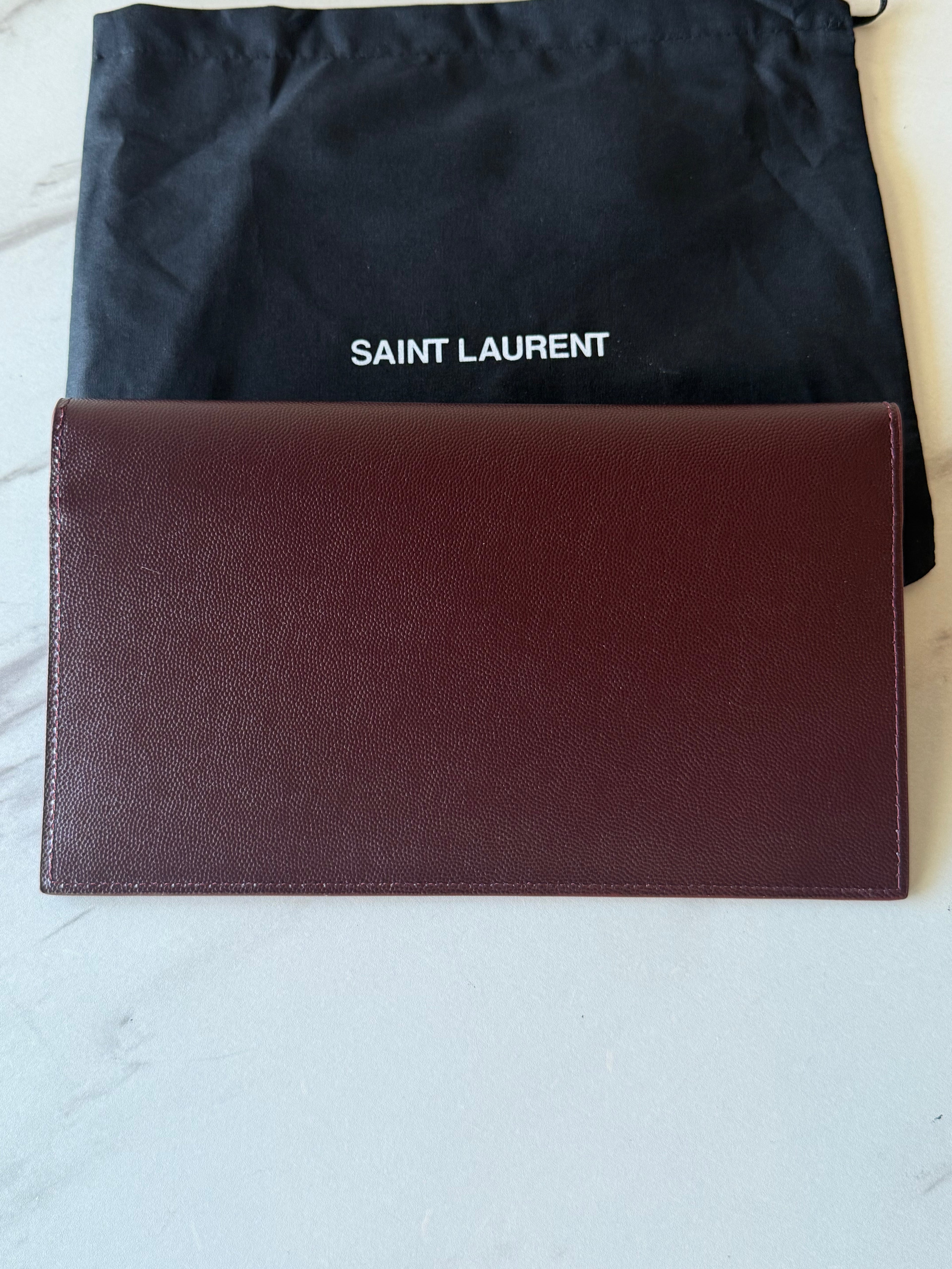 YSL UPTOWN POUCH IN GRAIN DE POUDRE LEATHER BORDEAUX