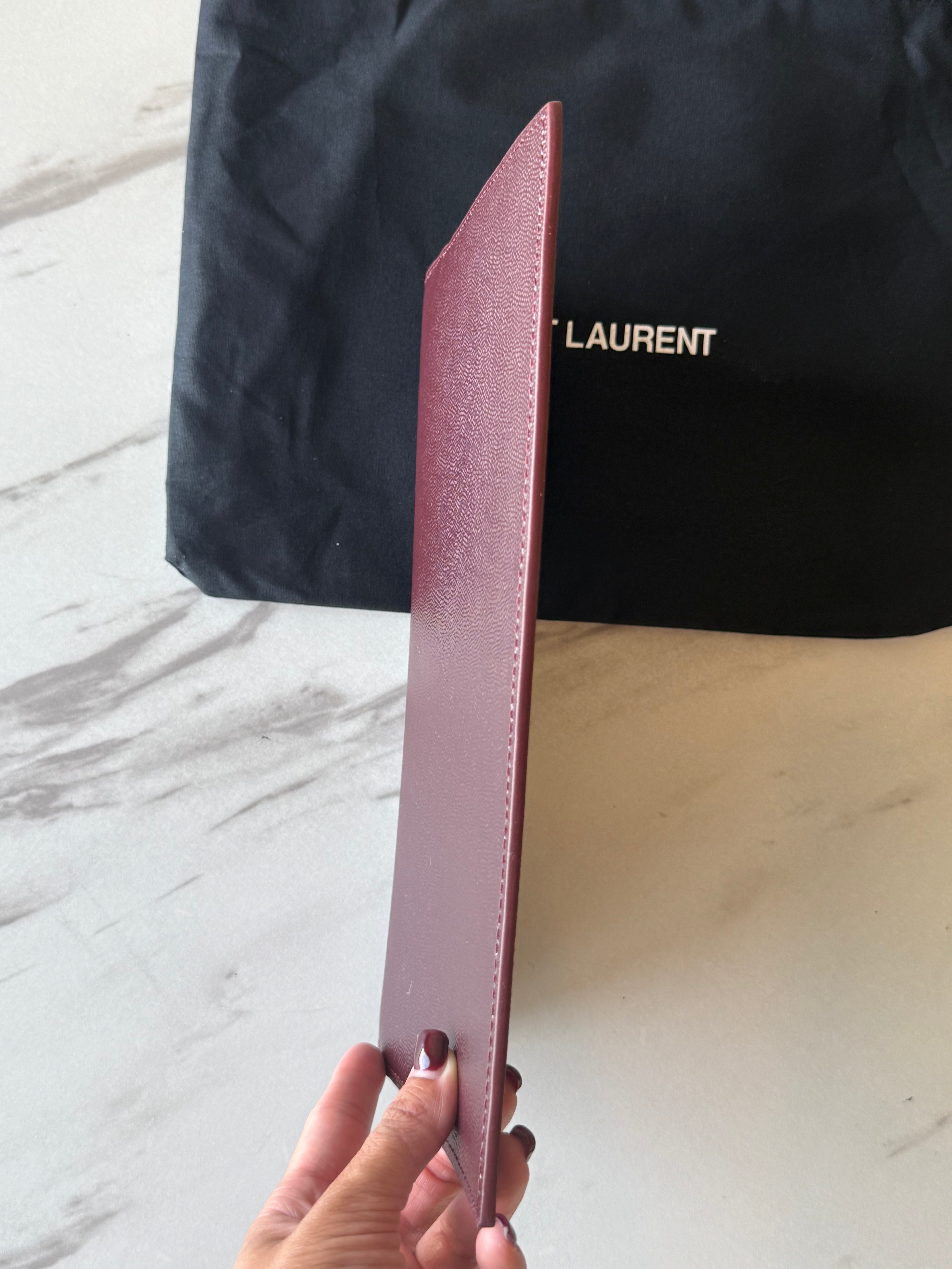 YSL UPTOWN POUCH IN GRAIN DE POUDRE LEATHER BORDEAUX