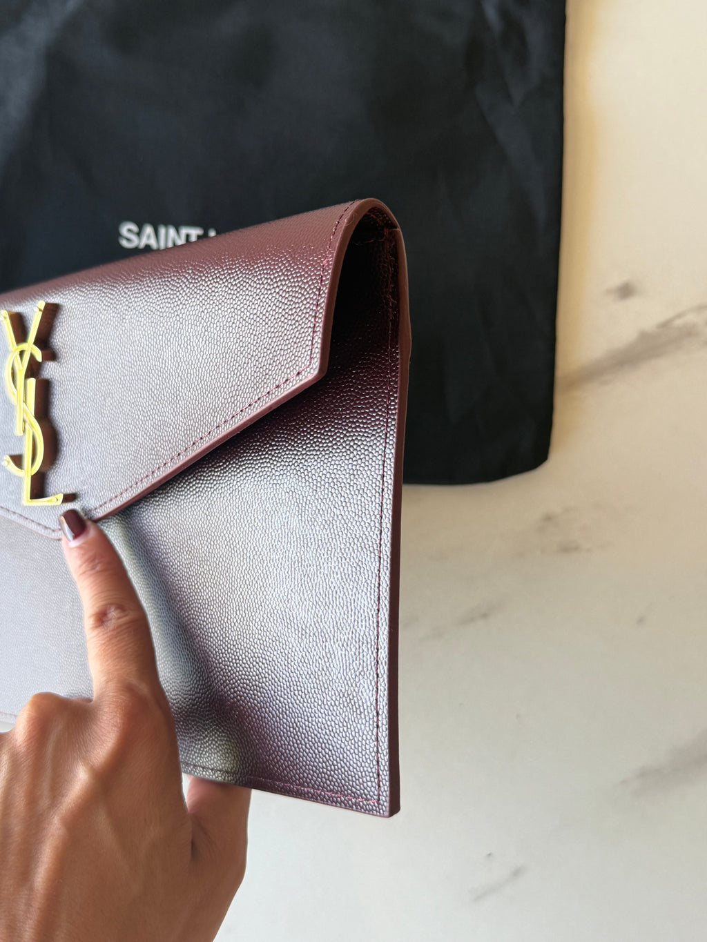 YSL UPTOWN POUCH IN GRAIN DE POUDRE LEATHER BORDEAUX