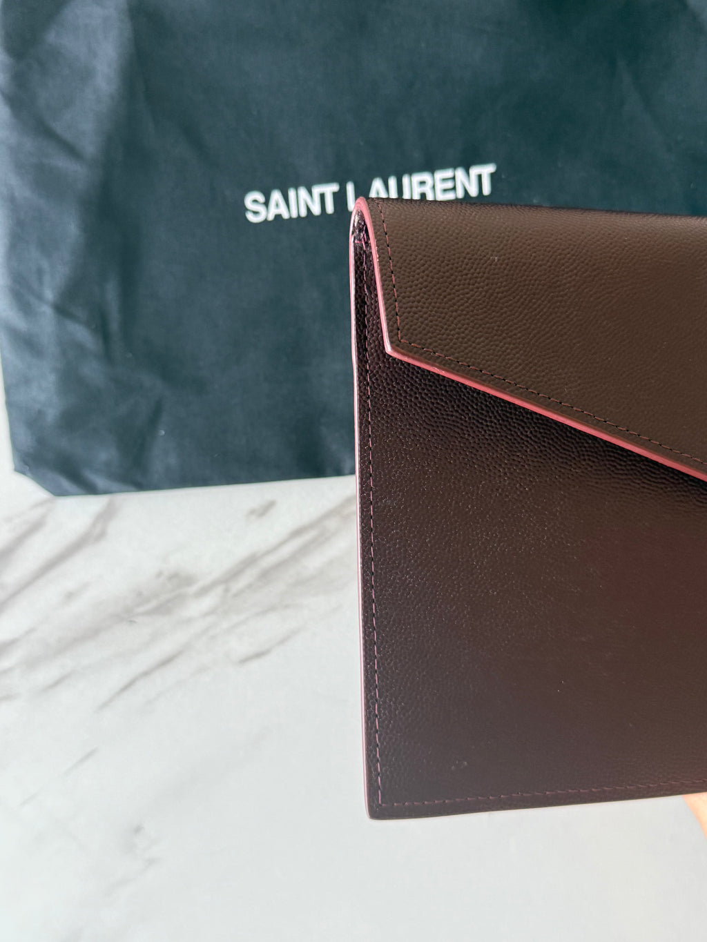 YSL UPTOWN POUCH IN GRAIN DE POUDRE LEATHER BORDEAUX