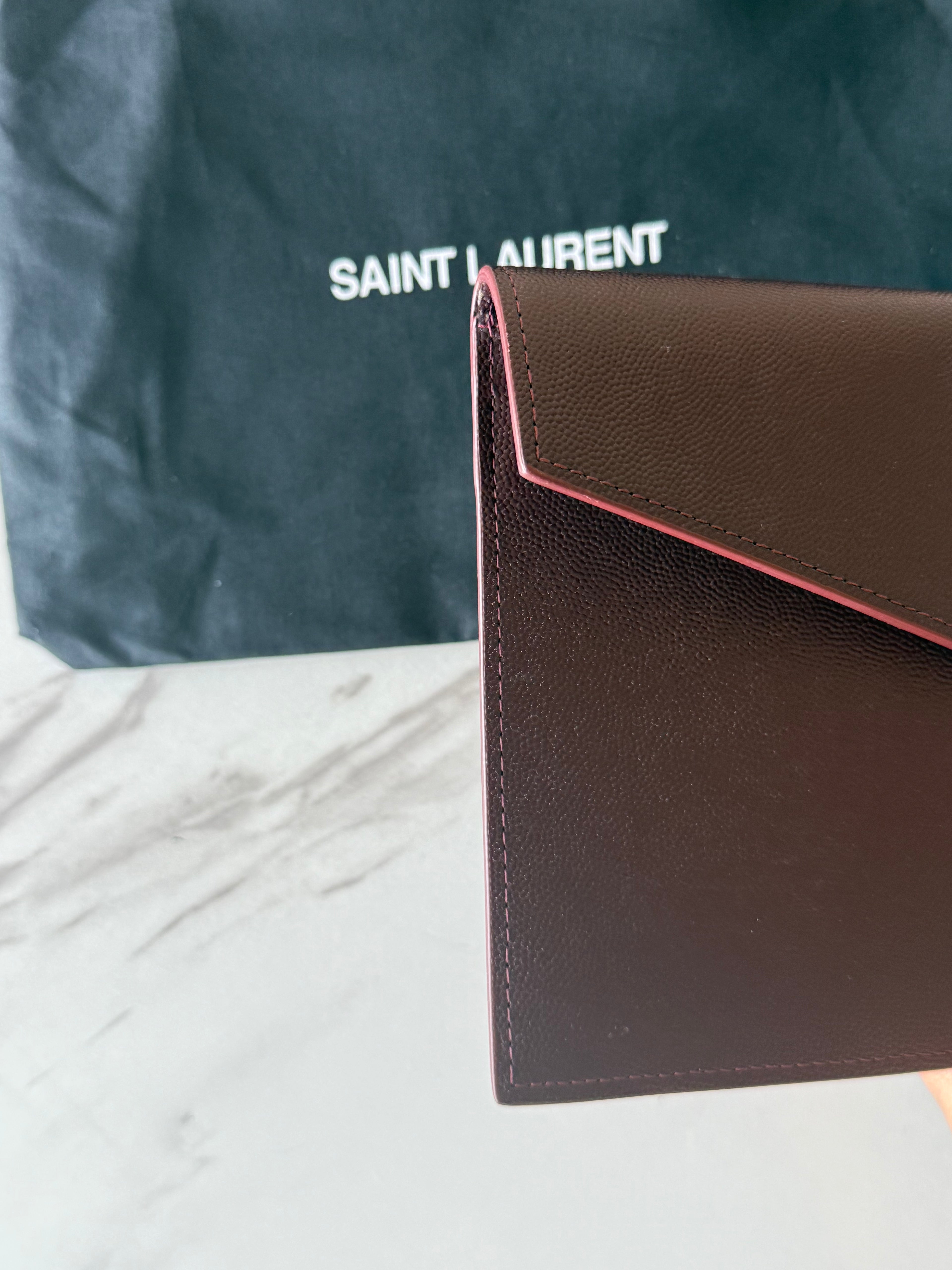 YSL UPTOWN POUCH IN GRAIN DE POUDRE LEATHER BORDEAUX