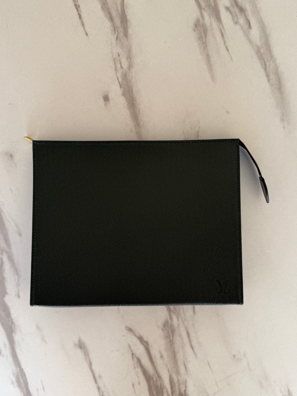 Louis Vuitton Taiga Pochette 26