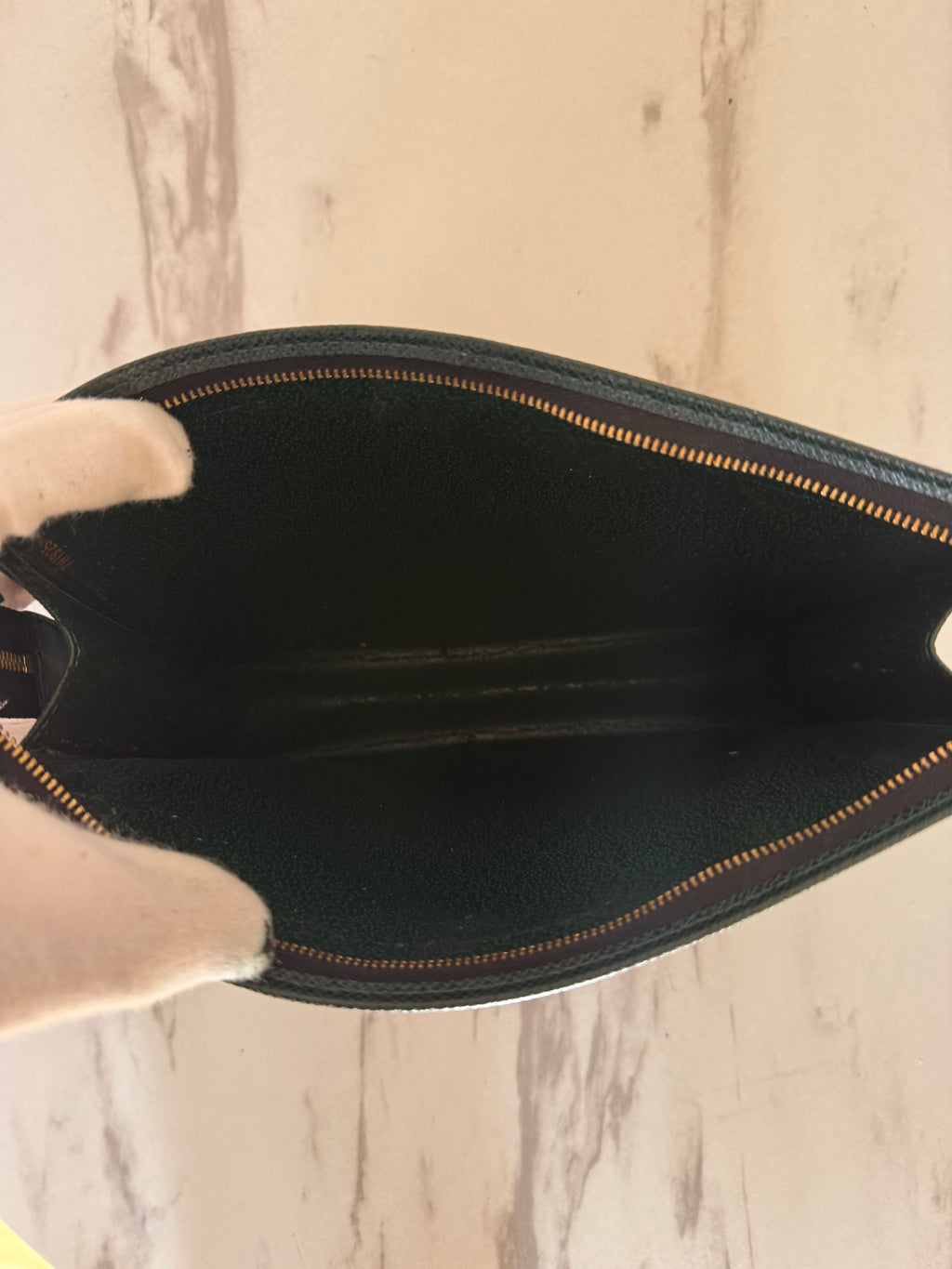 Louis Vuitton Taiga Pochette 26