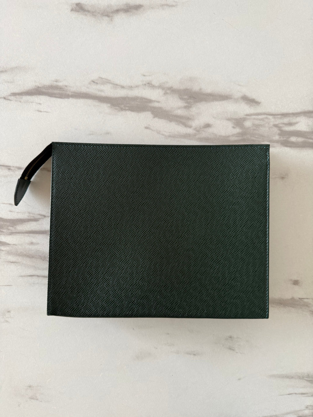 Louis Vuitton Taiga Pochette 26