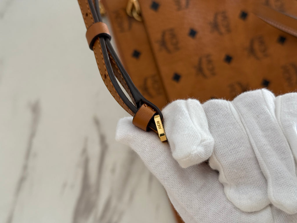 MCM CROSSBODY POUCH IN VISETOS