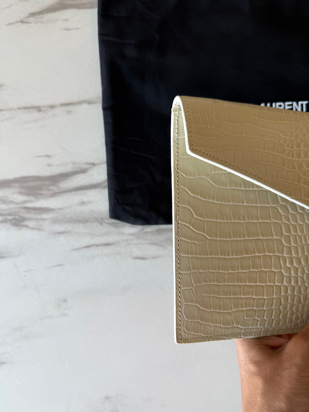 YSL UPTOWN POUCH IN CROCODILE SHINY LEATHER WHITE