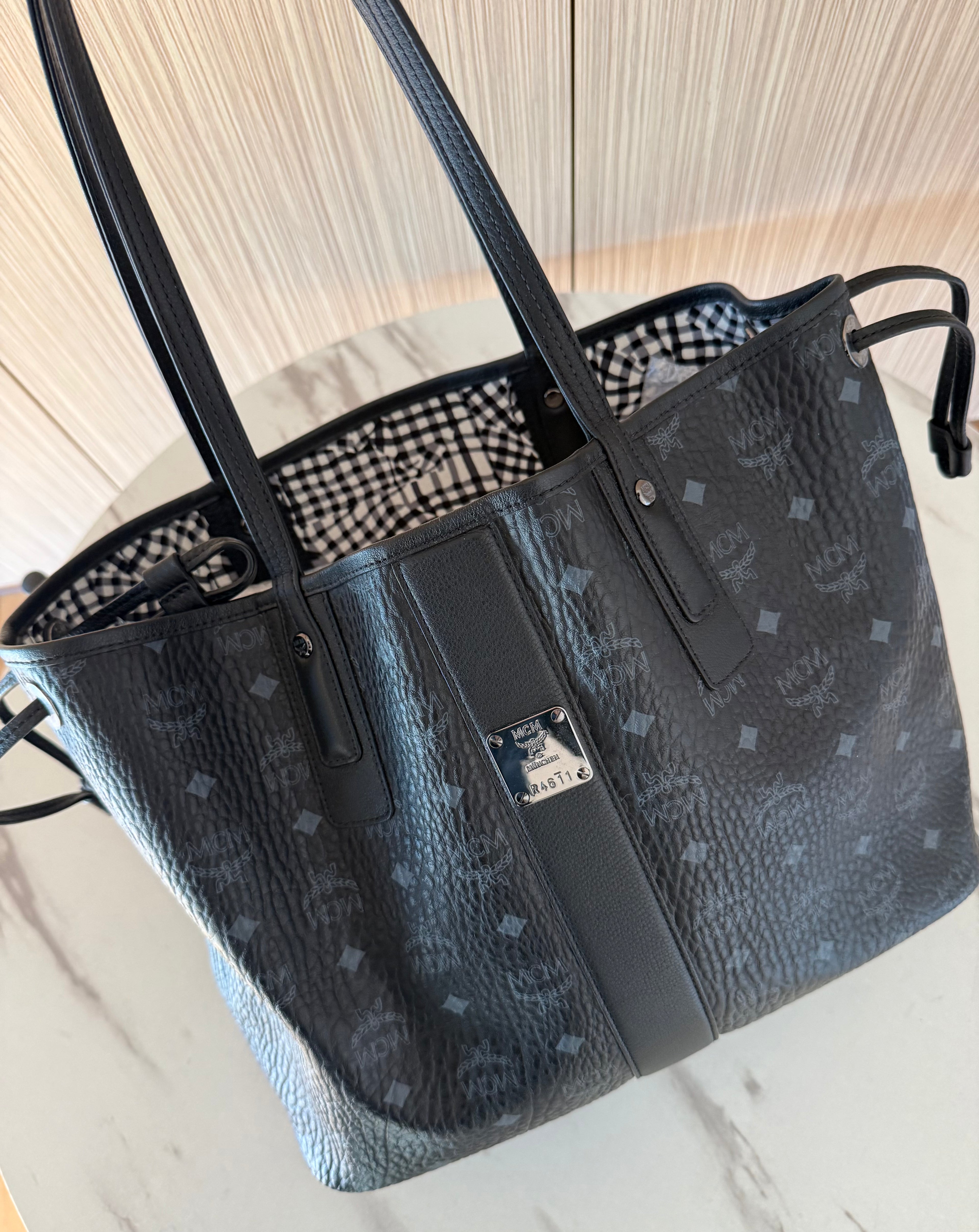 MCM Reversible Medium Liz Handbag Black