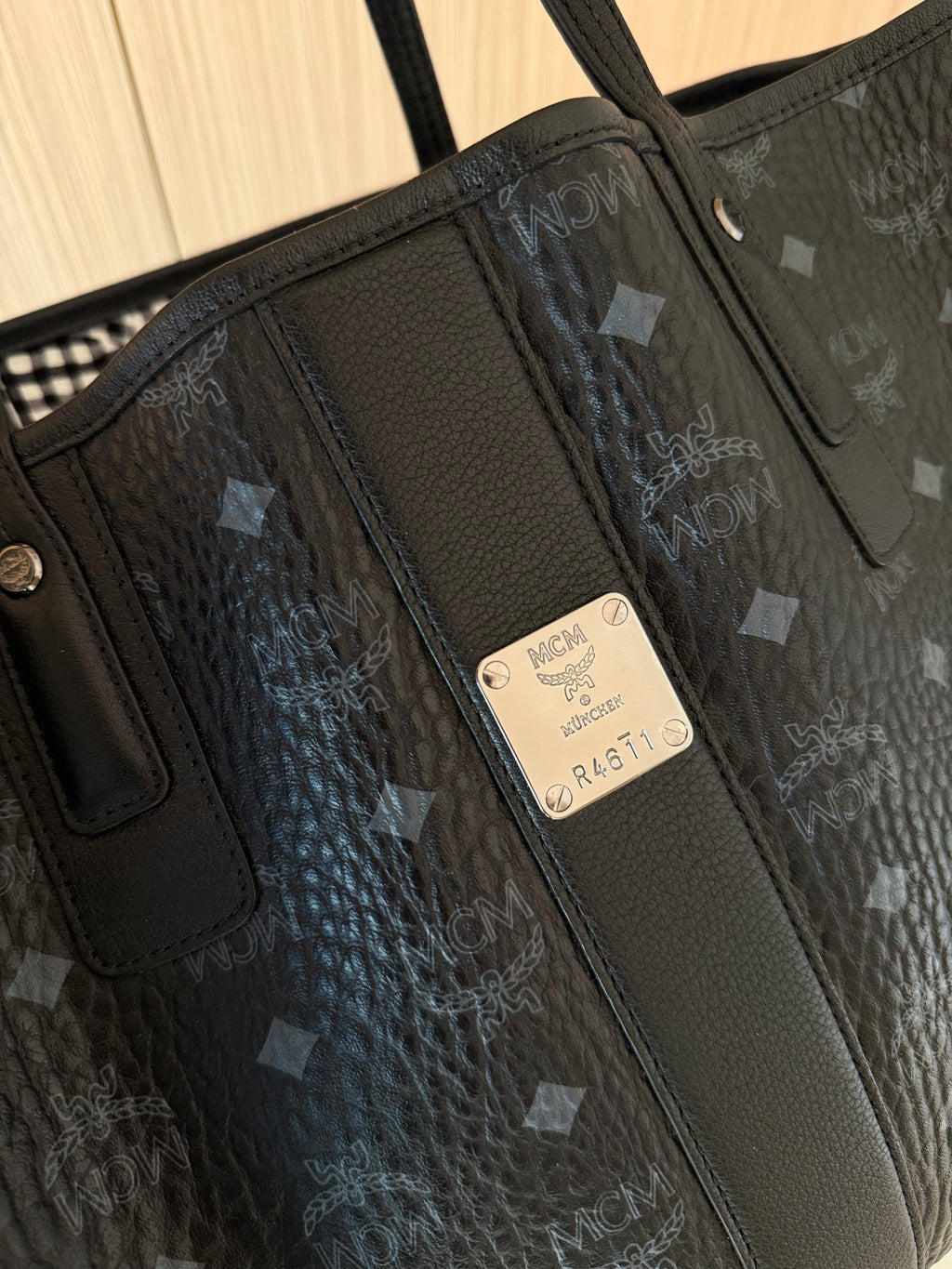 MCM Reversible Medium Liz Handbag Black