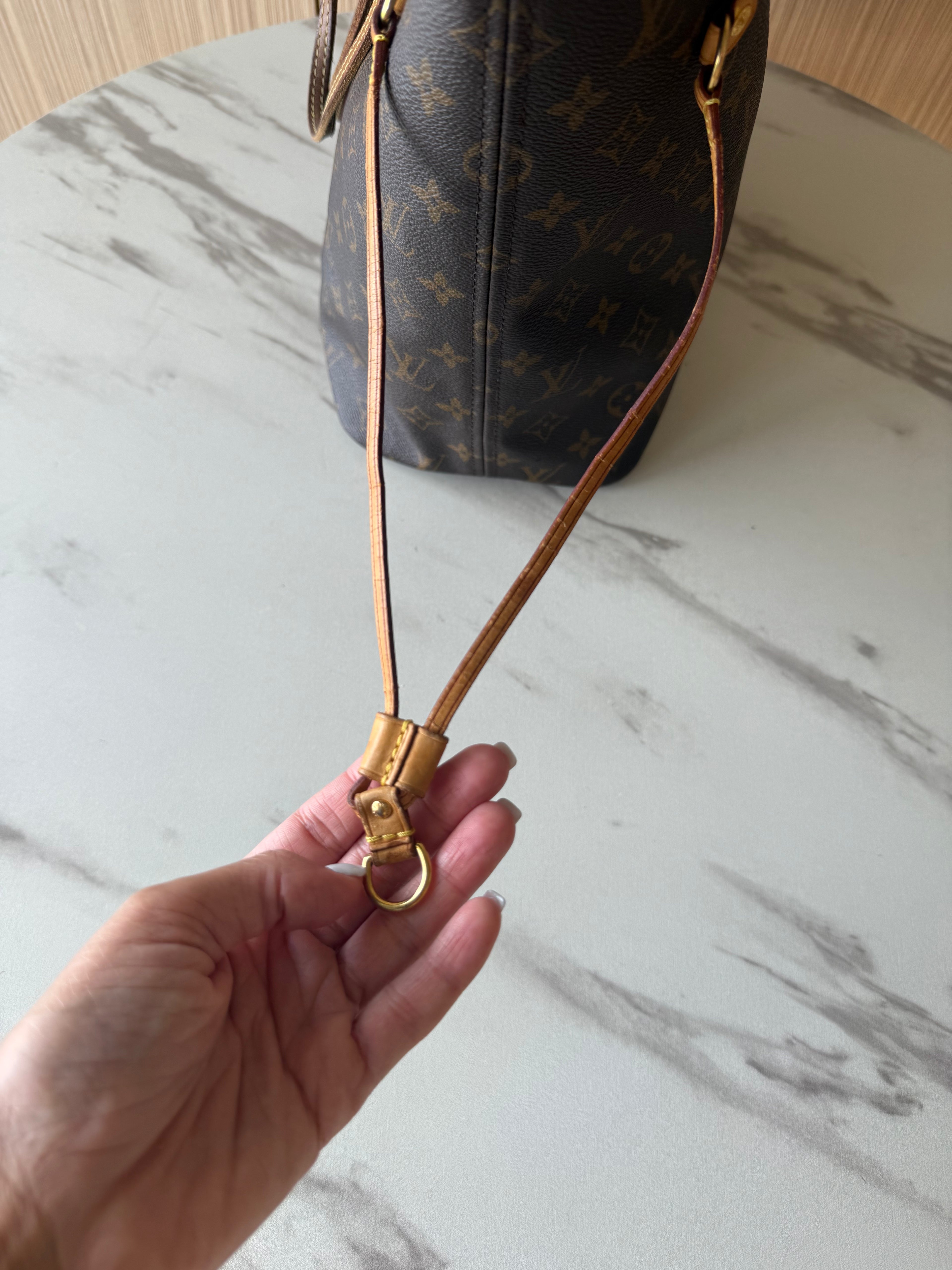 Louis Vuitton Neverfull MM Monogram Canvas