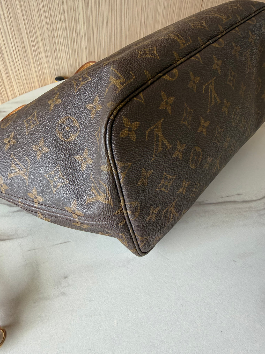 Louis Vuitton Neverfull MM Monogram Canvas