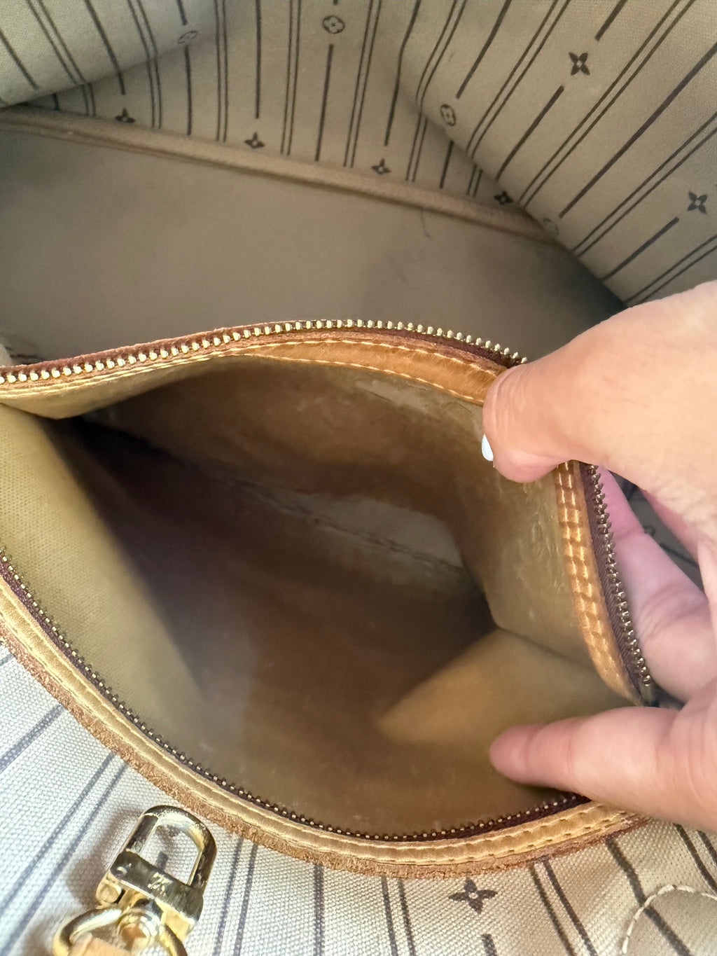 Louis Vuitton Neverfull MM Monogram Canvas
