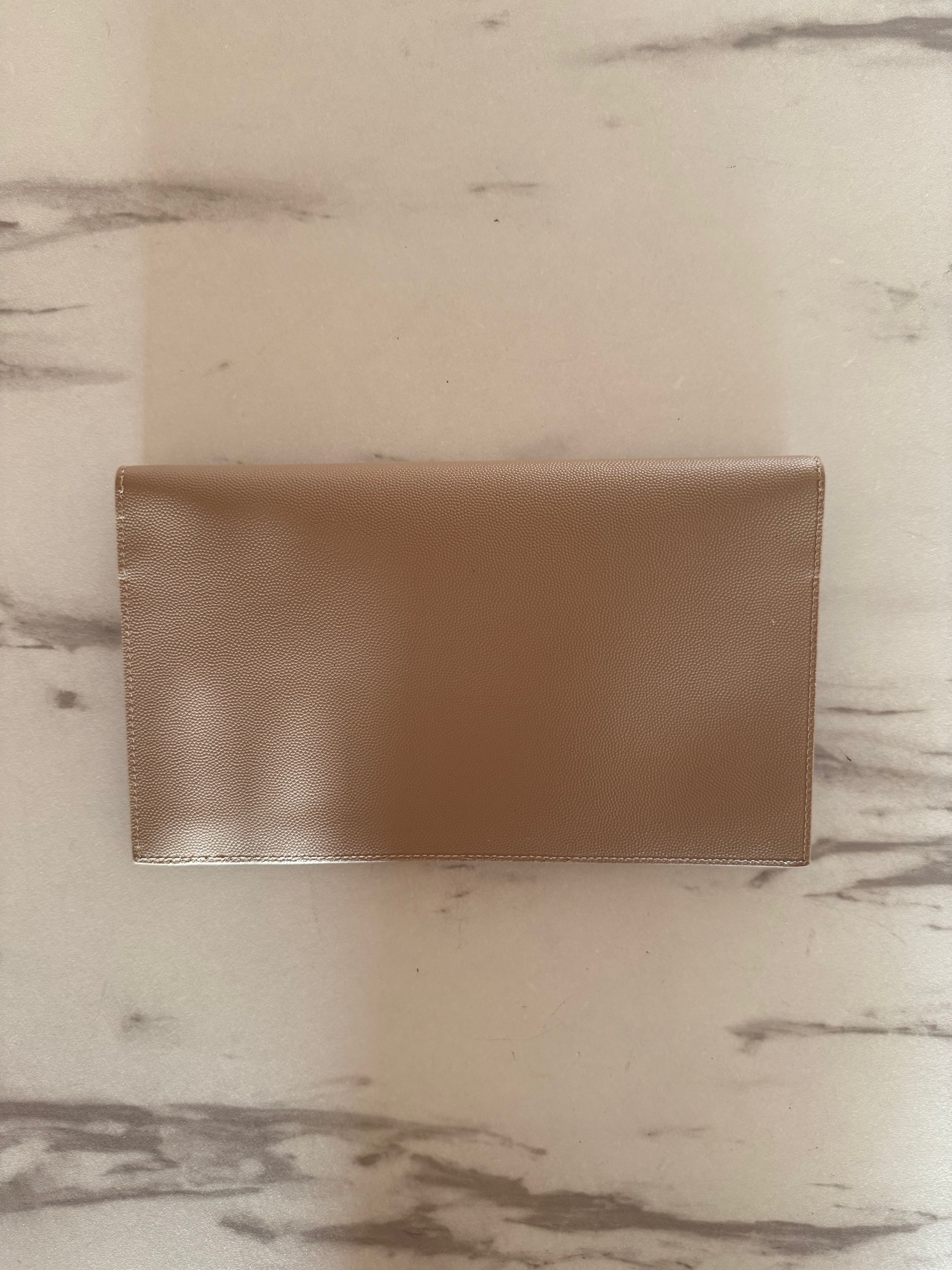 UPTOWN POUCH IN GRAIN DE POUDRE LEATHER BEIGE