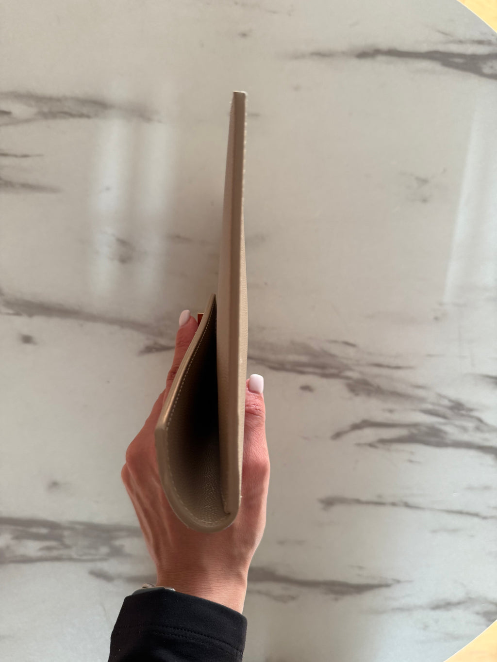 UPTOWN POUCH IN GRAIN DE POUDRE LEATHER BEIGE
