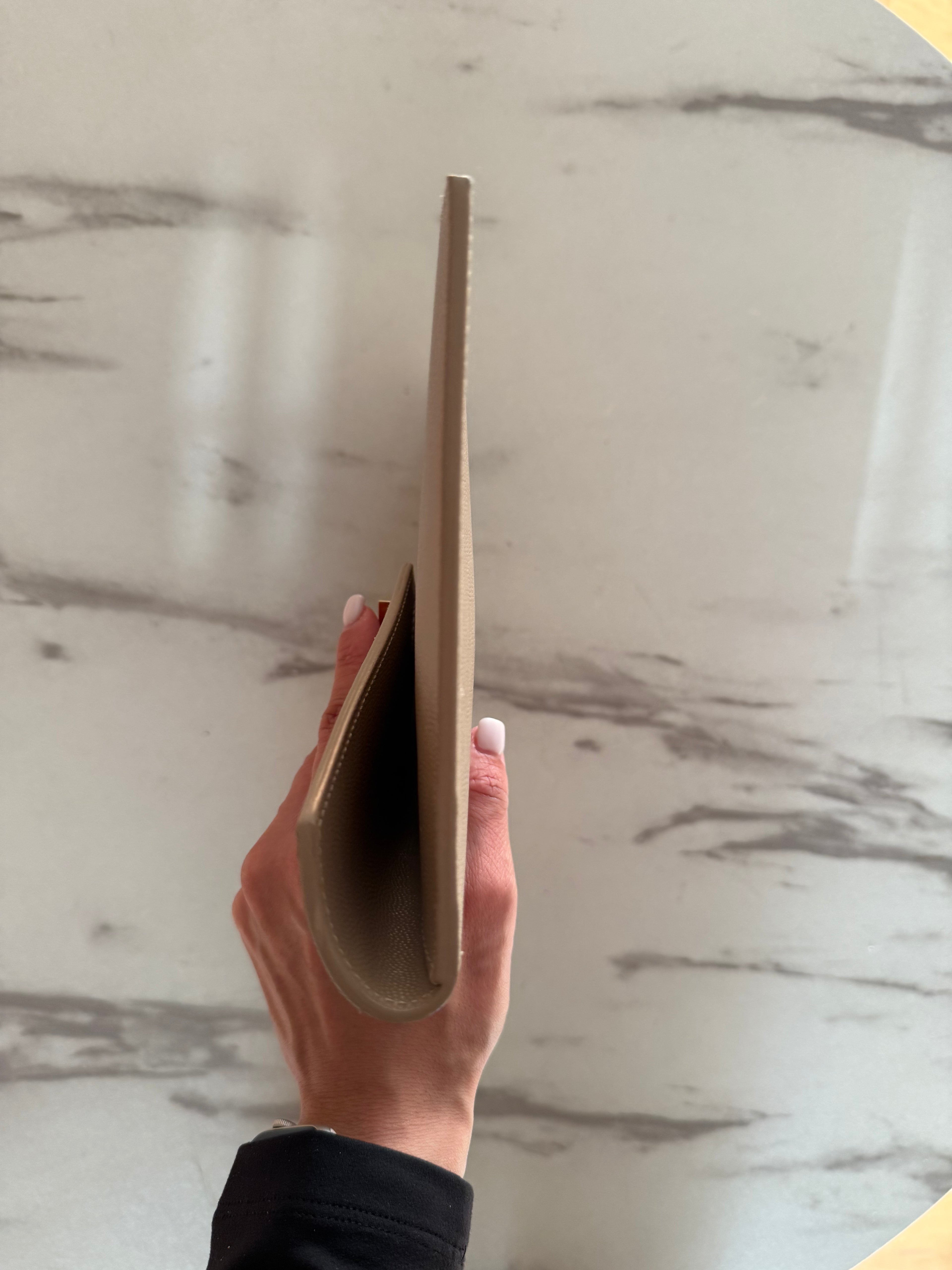 UPTOWN POUCH IN GRAIN DE POUDRE LEATHER BEIGE