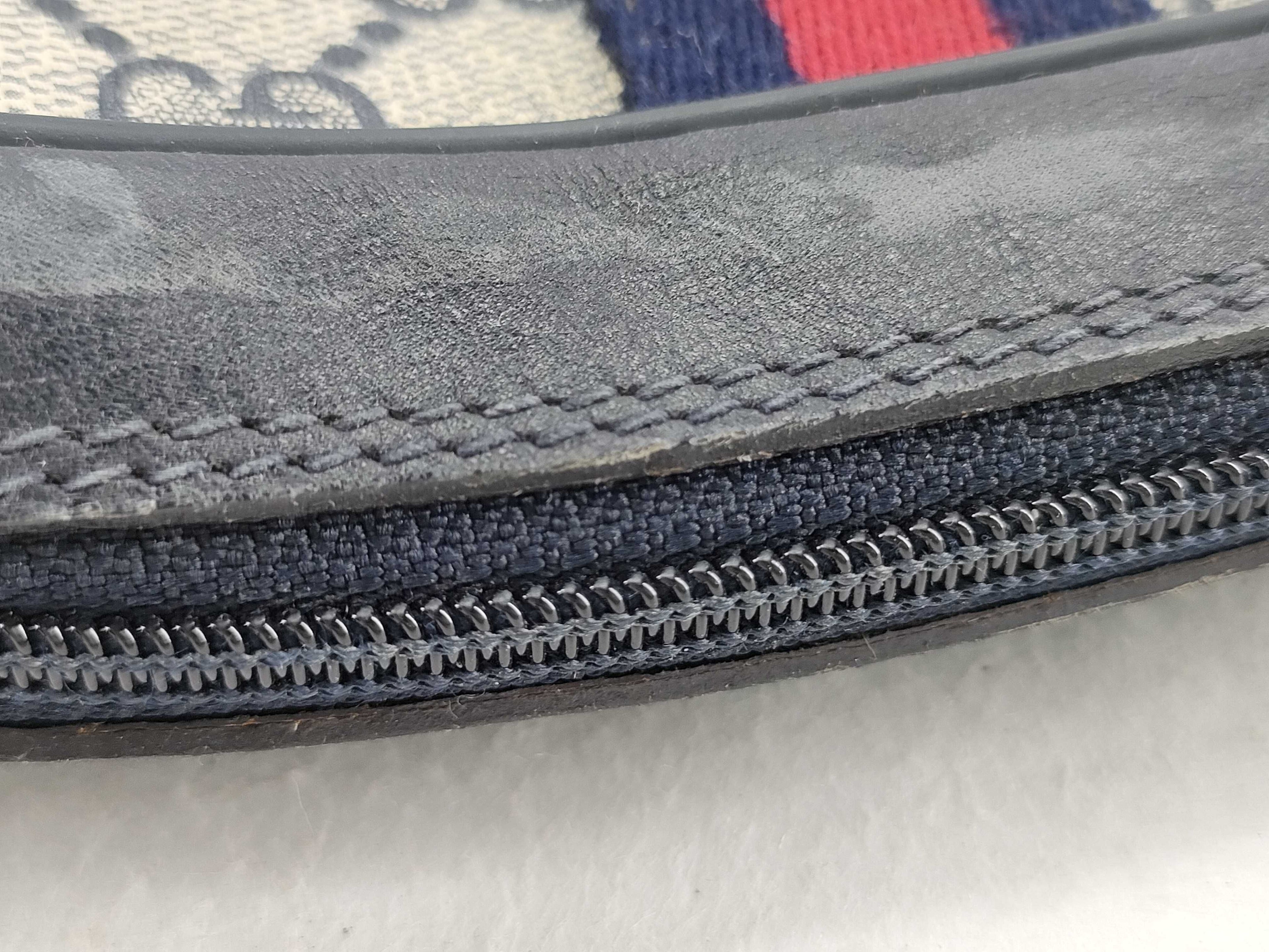 Gucci GG Supreme Pouch