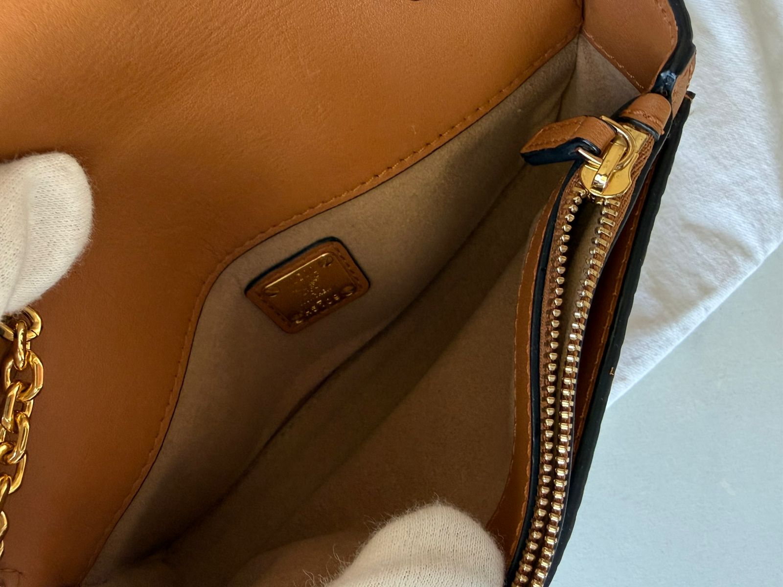 Visetos Small Millie Crossbody Bag Cognac