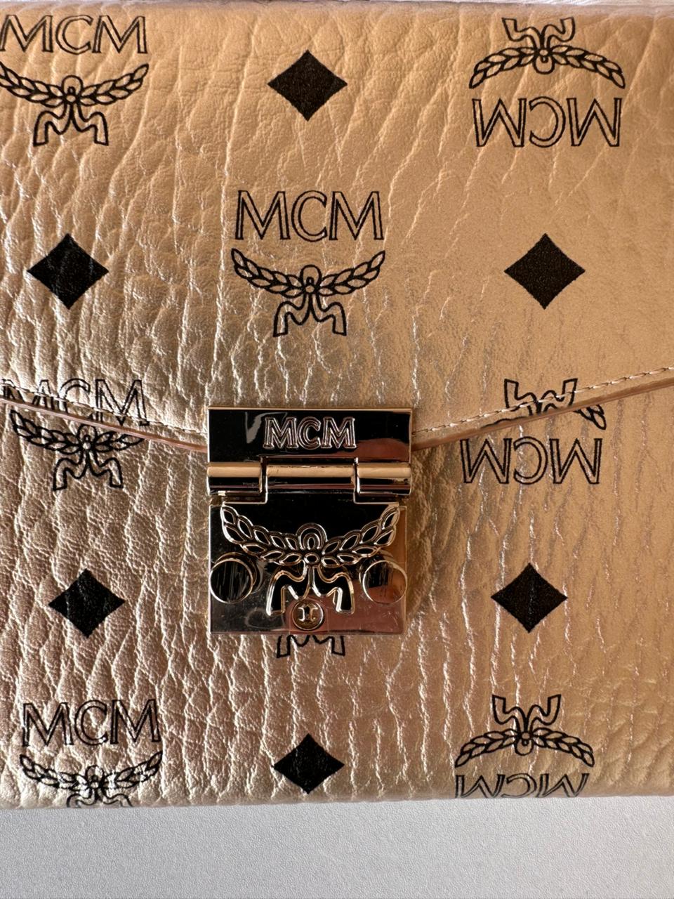 Mcm Patricia Cross Body Wallet On Chain Berlin Gold