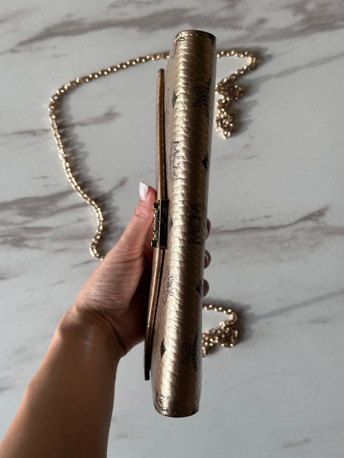 Mcm Patricia Cross Body Wallet On Chain Berlin Gold