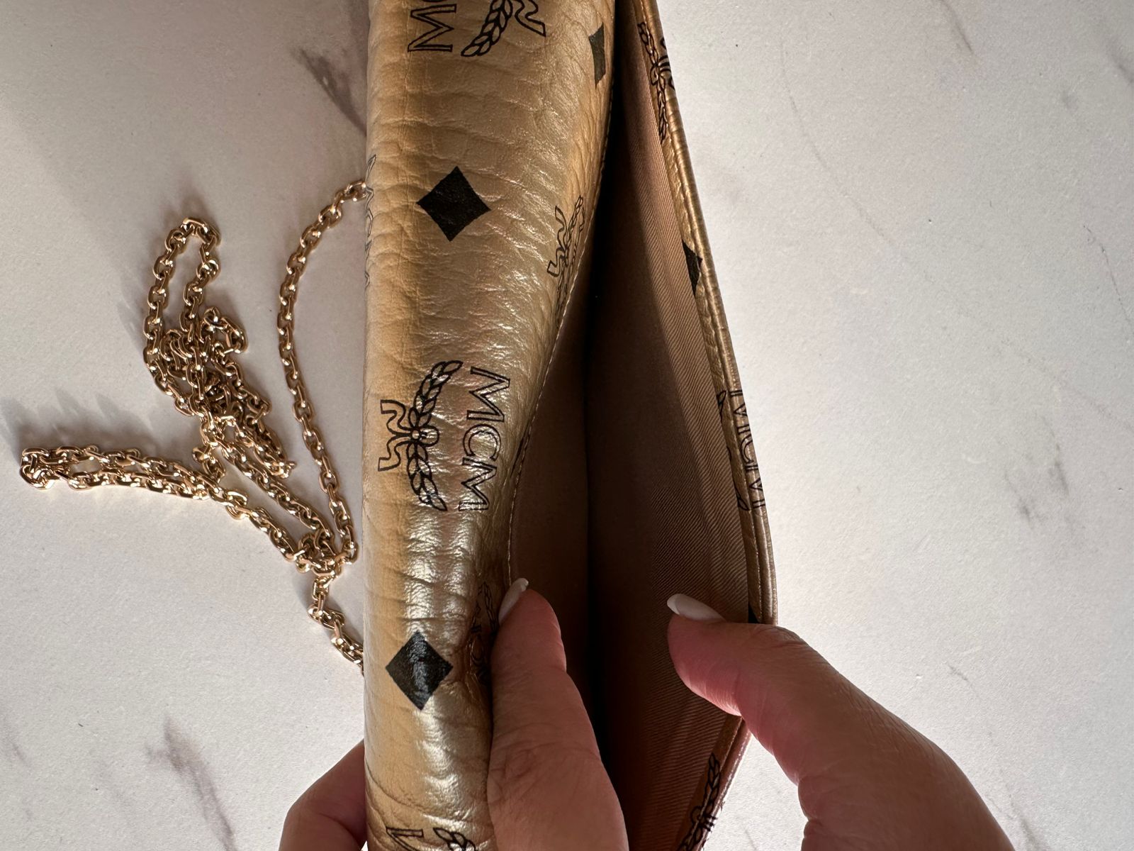Mcm Patricia Cross Body Wallet On Chain Berlin Gold