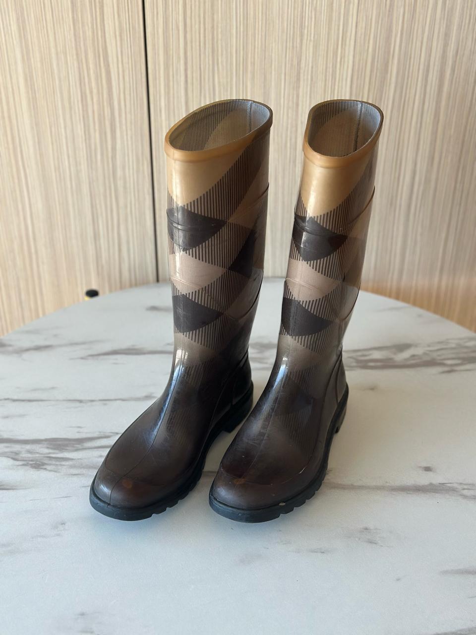 Burberry Boots No 37