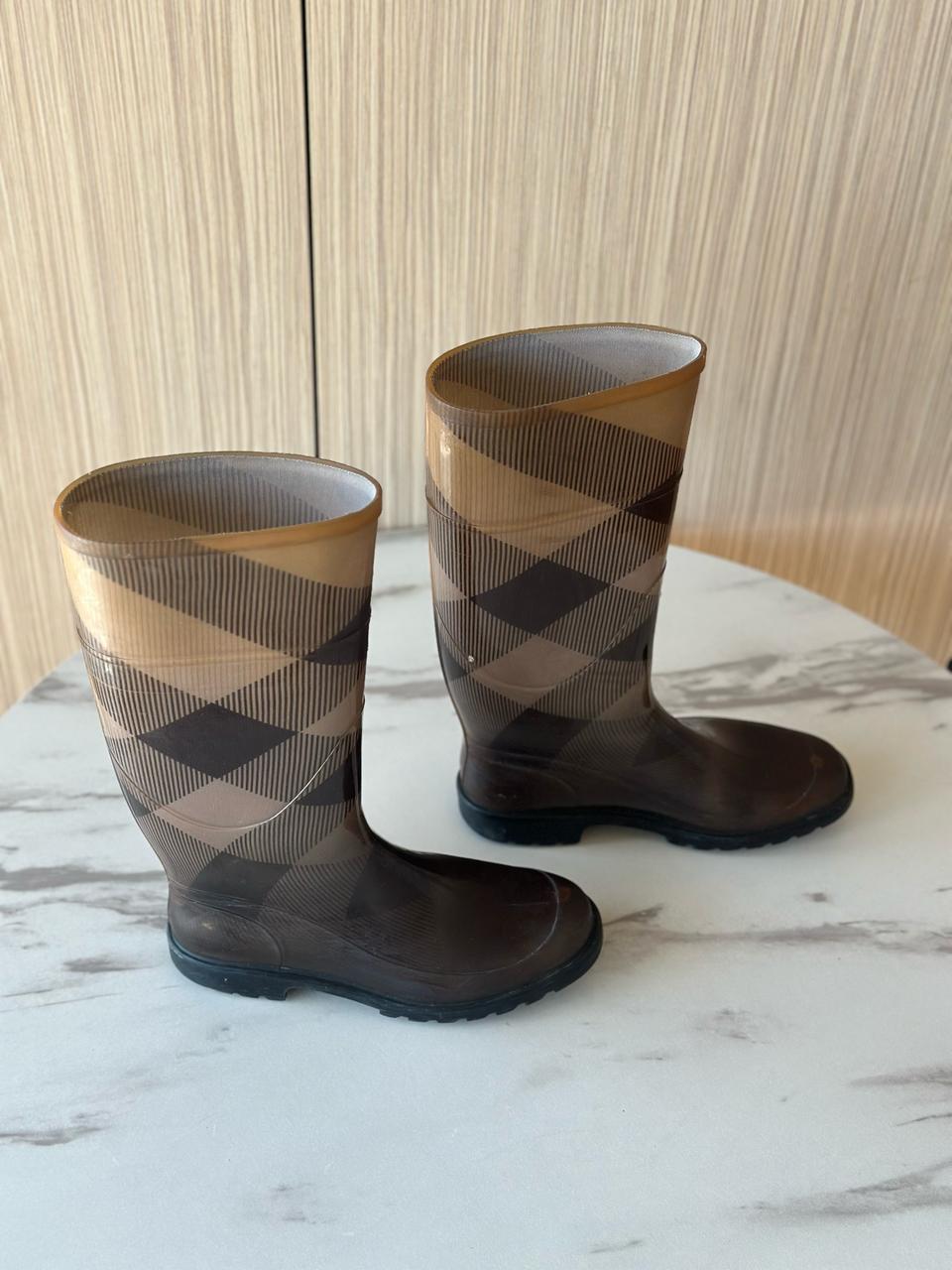 Burberry Boots No 37