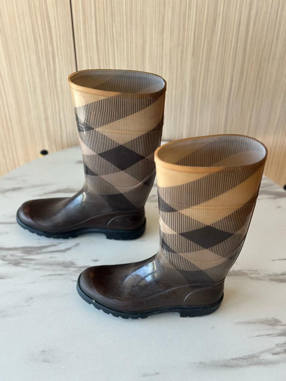 Burberry Boots No 37