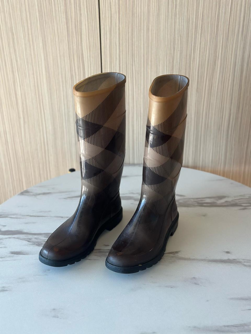 Burberry Boots No 37