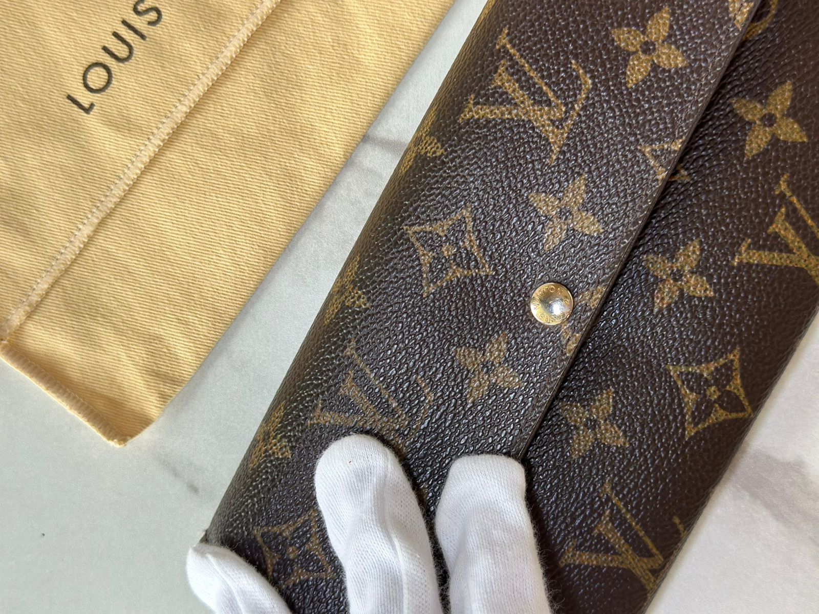 Louis Vuitton Sarah Wallet