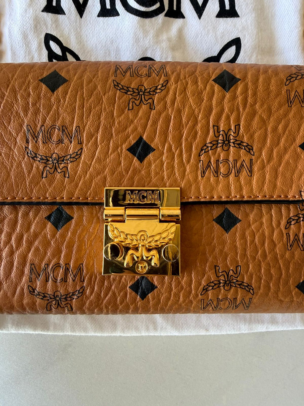 Visetos Small Millie Crossbody Bag Cognac