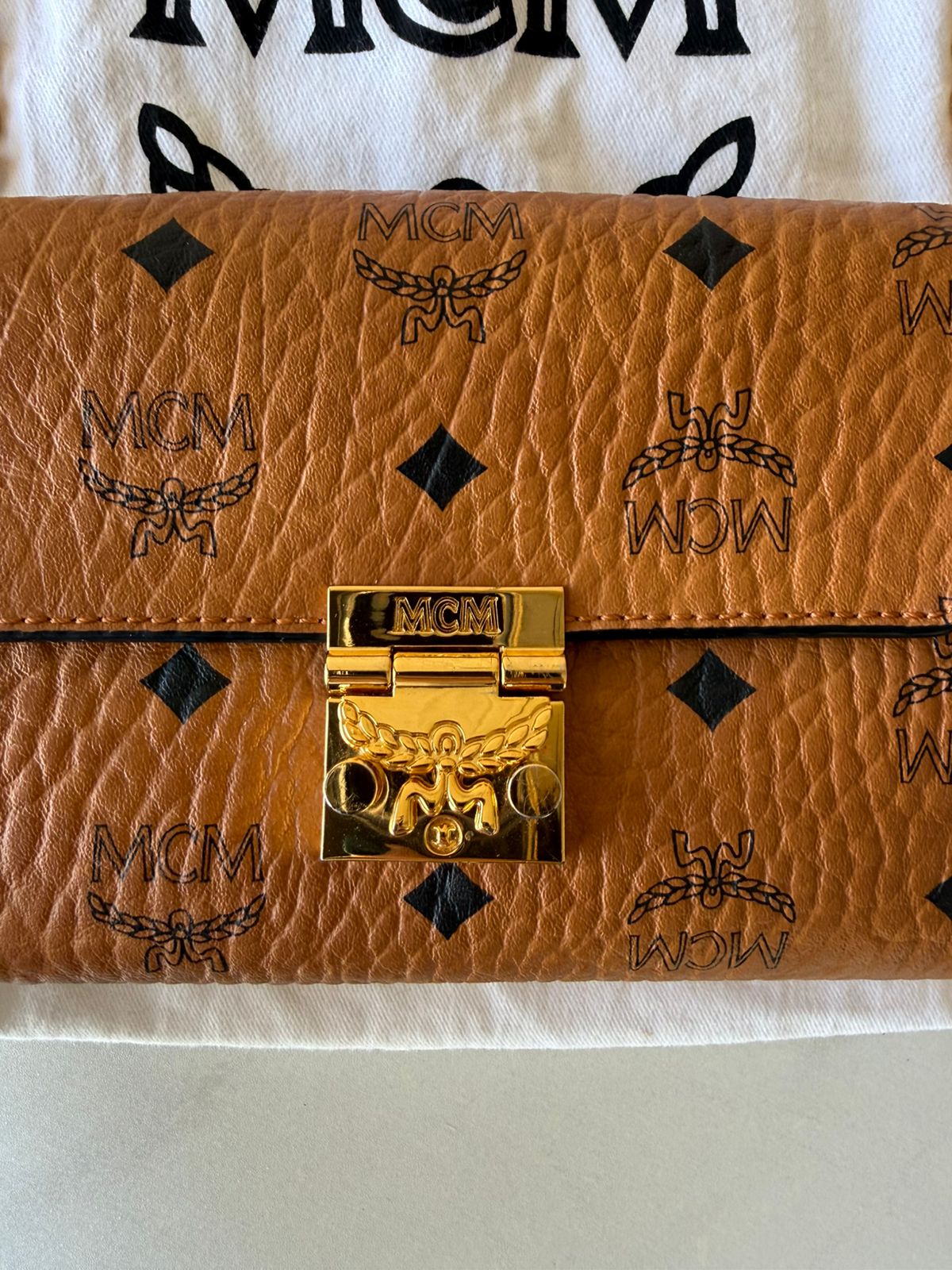 Visetos Small Millie Crossbody Bag Cognac