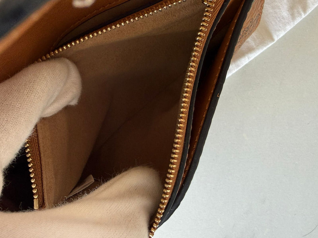 Visetos Small Millie Crossbody Bag Cognac