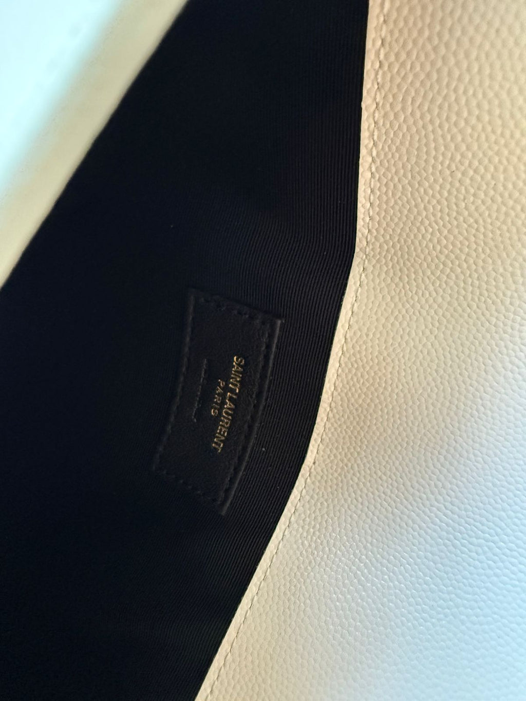UPTOWN POUCH IN GRAIN DE POUDRE LEATHER